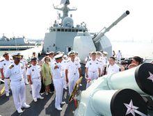 美國太平洋艦隊司令哈尼上將參觀衡陽艦