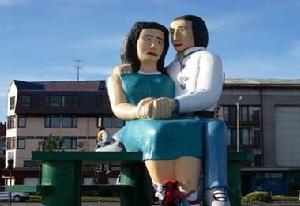 智利蒙特港的雕塑——“一對情侶”