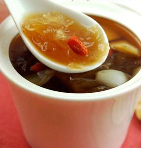 山藥羅漢果雪耳甜羹 山藥羅漢果雪耳甜羹