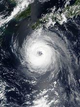 強颱風蘇力 衛星雲圖