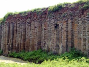 玄武岩柱石 玄武岩柱石