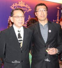 馮祥主席與英皇集團主席(楊受成)合影