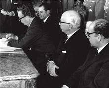 阿連德簽署銅礦國有化檔案