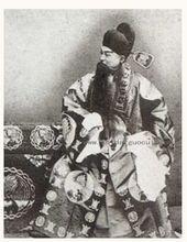 王泊生在京劇《寶蓮燈》中擔任角色