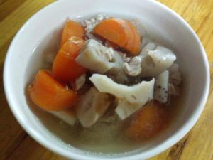 胡蘿蔔冬菇瘦肉湯 胡蘿蔔冬菇瘦肉湯