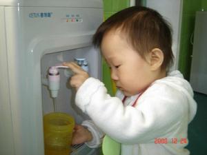 兒童飲水機 兒童飲水機