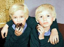 童年時的卡欽斯基兄弟