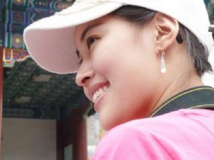 攝影師杜玲，負責全場攝影工作