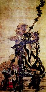 此圖為《羅漢圖》部分之距羅尊者像。距羅尊者邛杖斜倚在古木座椅上，鷹目高鼻，雙手合十作拜謁狀。