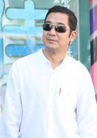 何春生   演員 張國立